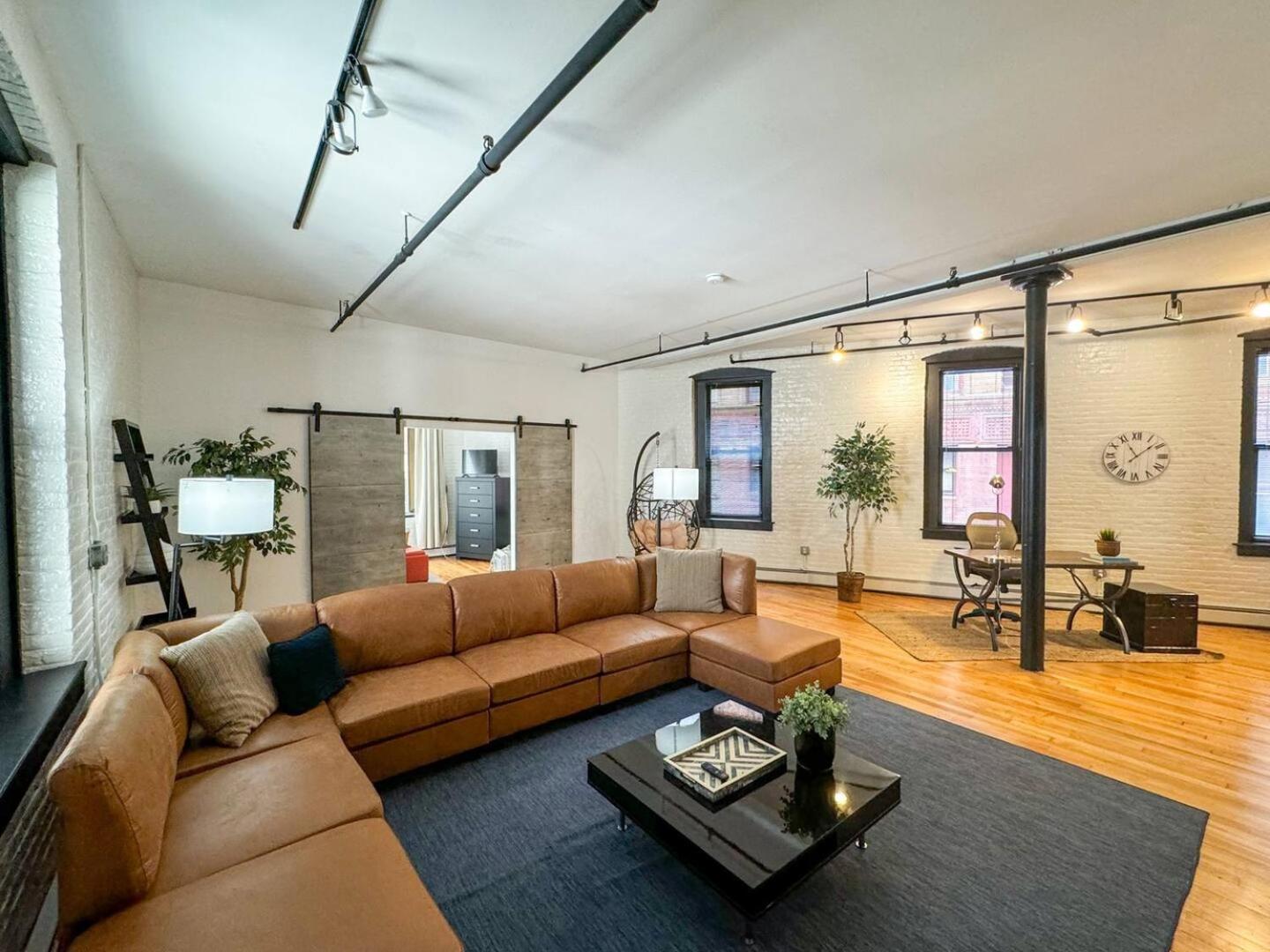 Apartment Open-concept 2br Loft In The Heart Of Back Bay *