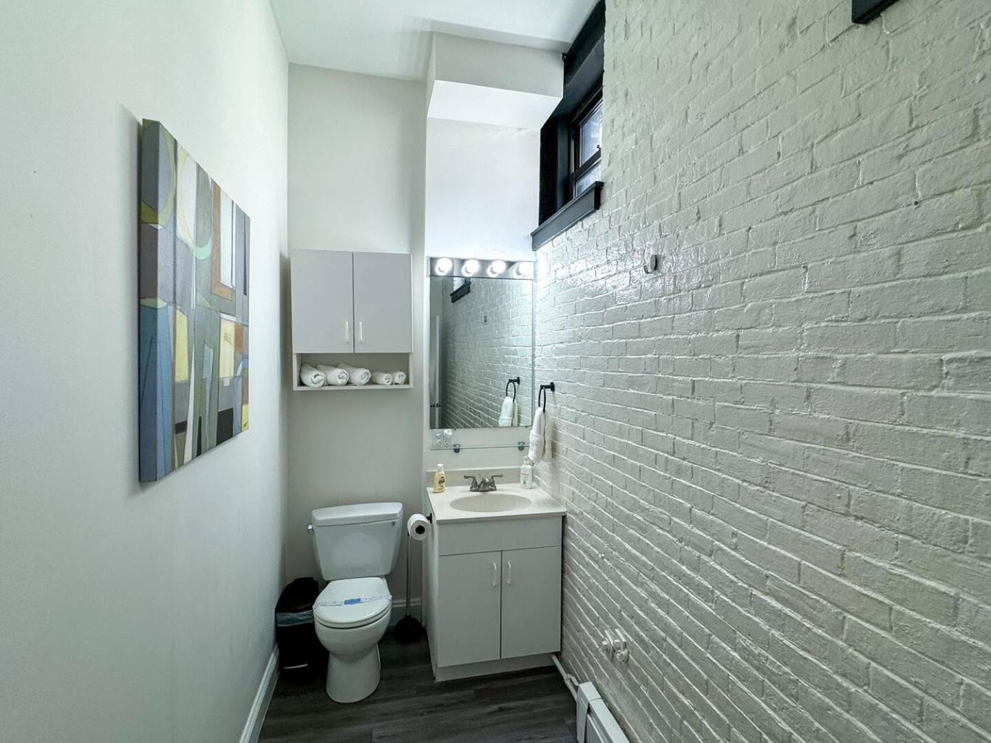 Open-concept 2br Loft In The Heart Of Back Bay Apartment